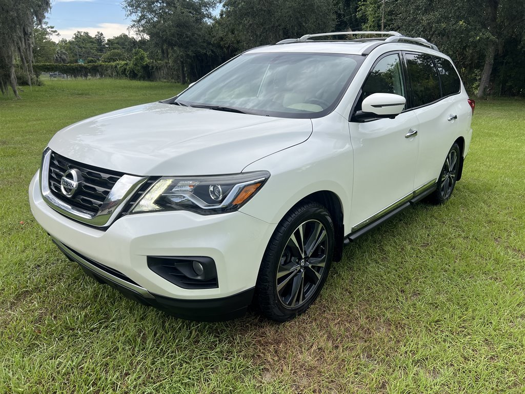 2017 Nissan Pathfinder - $11,995