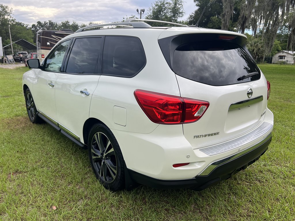 2017 Nissan Pathfinder - $11,995