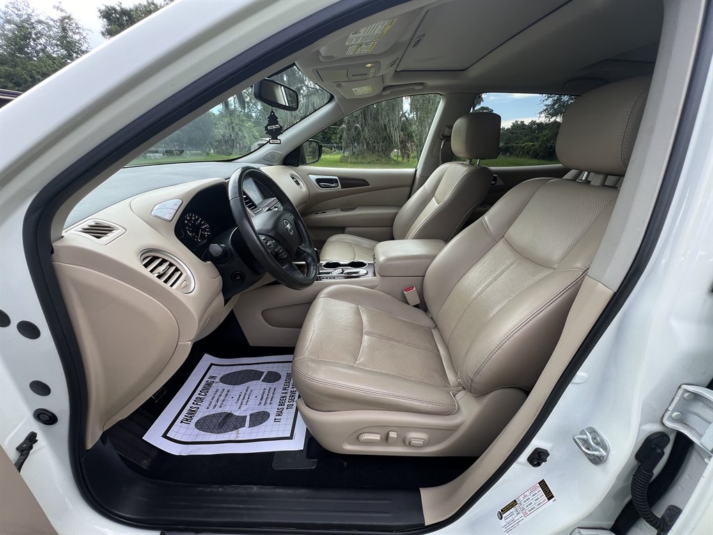 2017 Nissan Pathfinder - $11,995