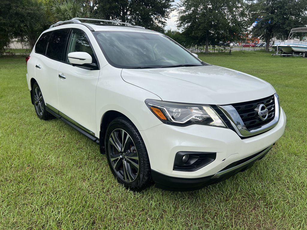 2017 Nissan Pathfinder - $11,995