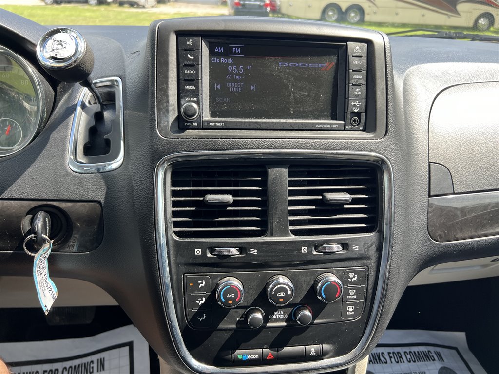2018 Dodge Grand Caravan - $8,995