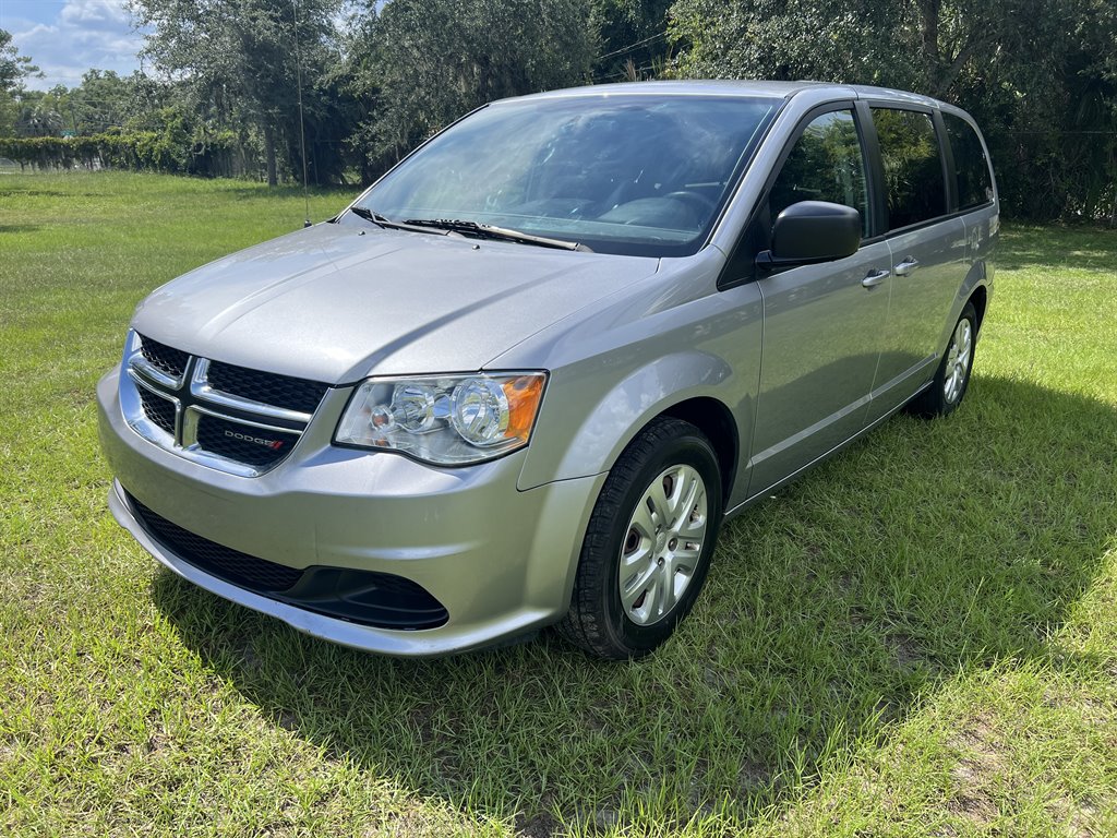 2018 Dodge Grand Caravan - $8,995