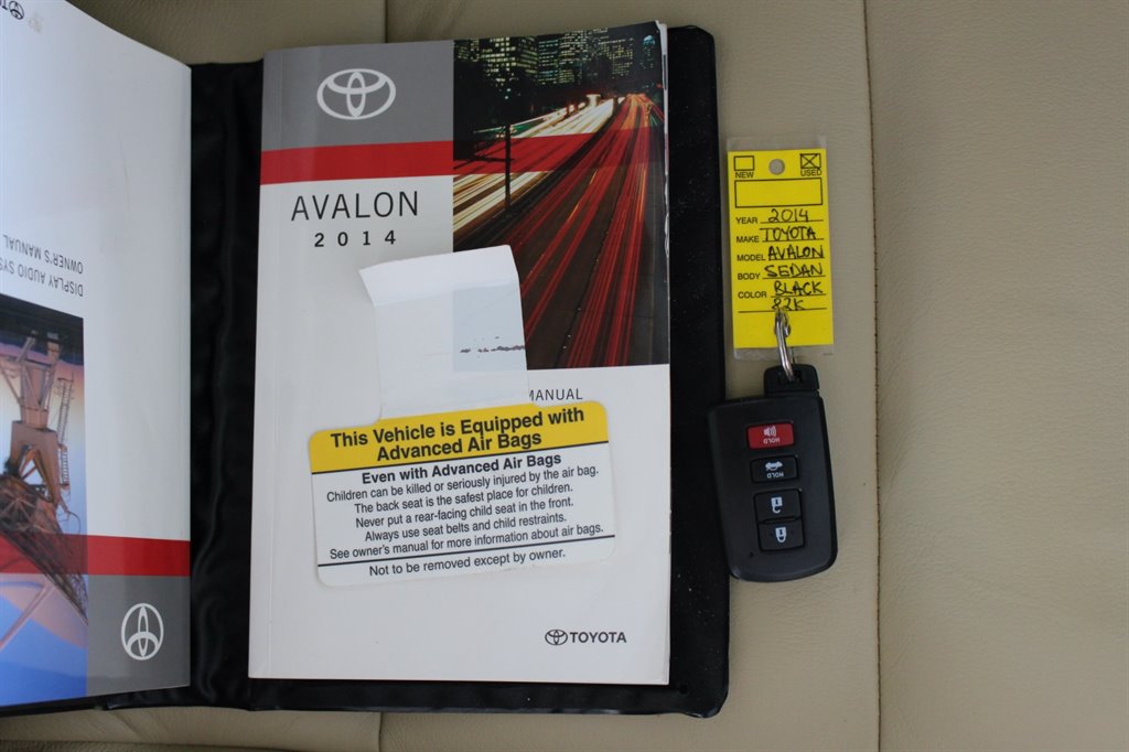 2014 Toyota Avalon XLE photo