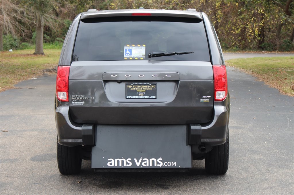 2019 Dodge Grand Caravan - $28,995