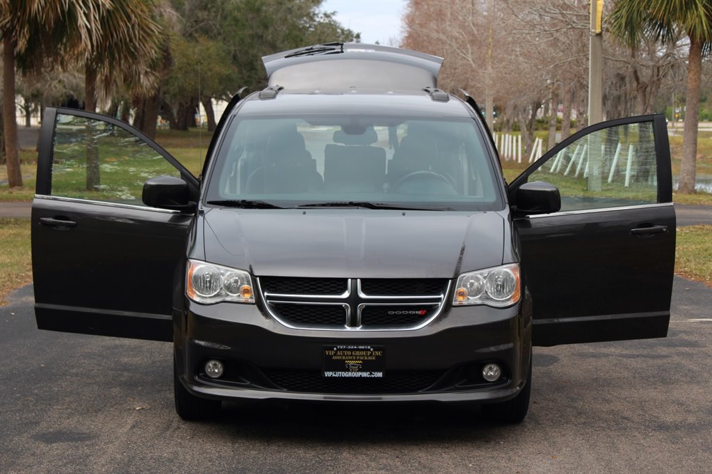 2019 Dodge Grand Caravan - $28,995