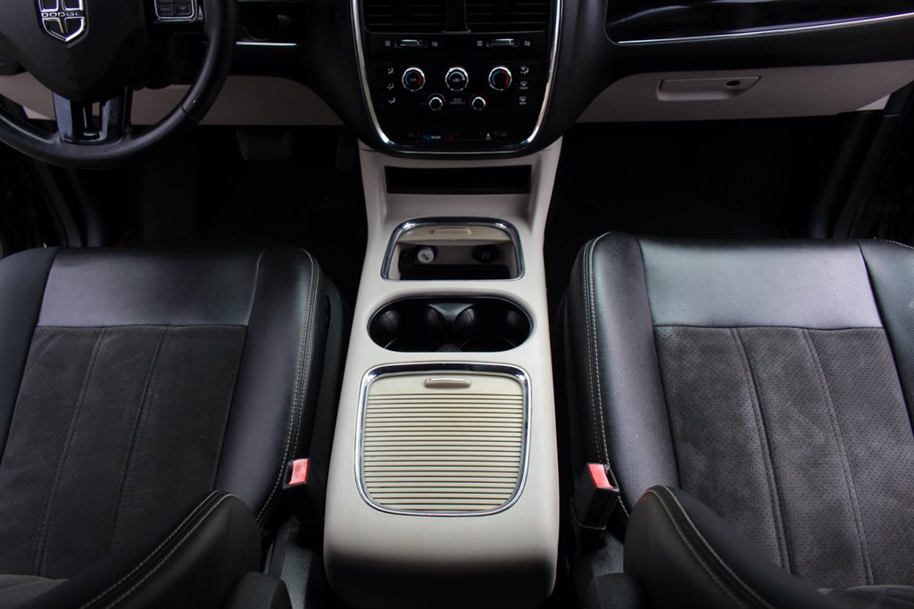 2019 Dodge Grand Caravan - $28,995