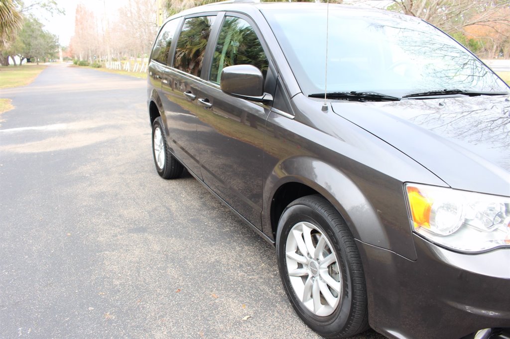 2019 Dodge Grand Caravan - $28,995