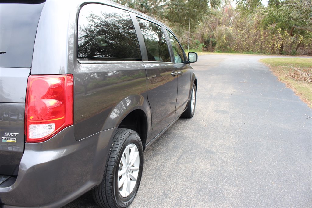 2019 Dodge Grand Caravan - $28,995