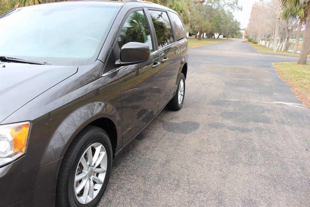 2019 Dodge Grand Caravan - $28,995