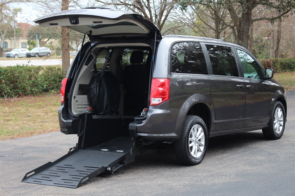 2019 Dodge Grand Caravan - $28,995