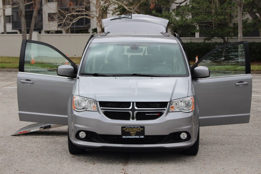 2019 Dodge Grand Caravan - $32,995