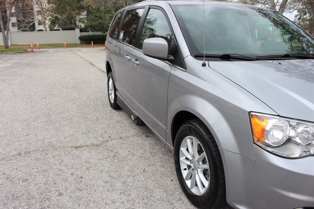 2019 Dodge Grand Caravan - $32,995