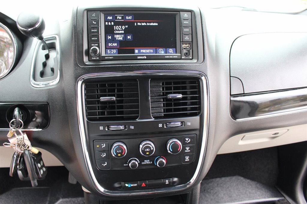 2019 Dodge Grand Caravan - $32,995