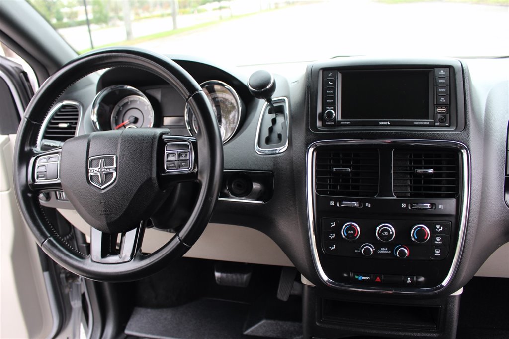 2019 Dodge Grand Caravan - $32,995