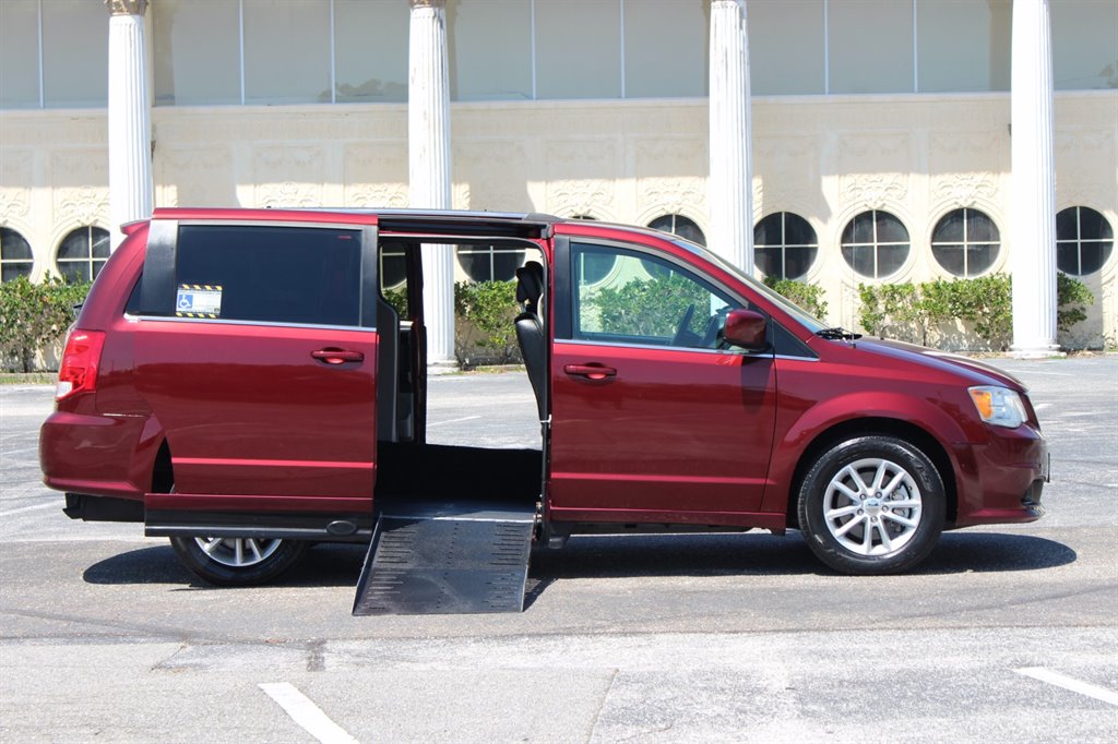 2019 Dodge Grand Caravan - $32,995