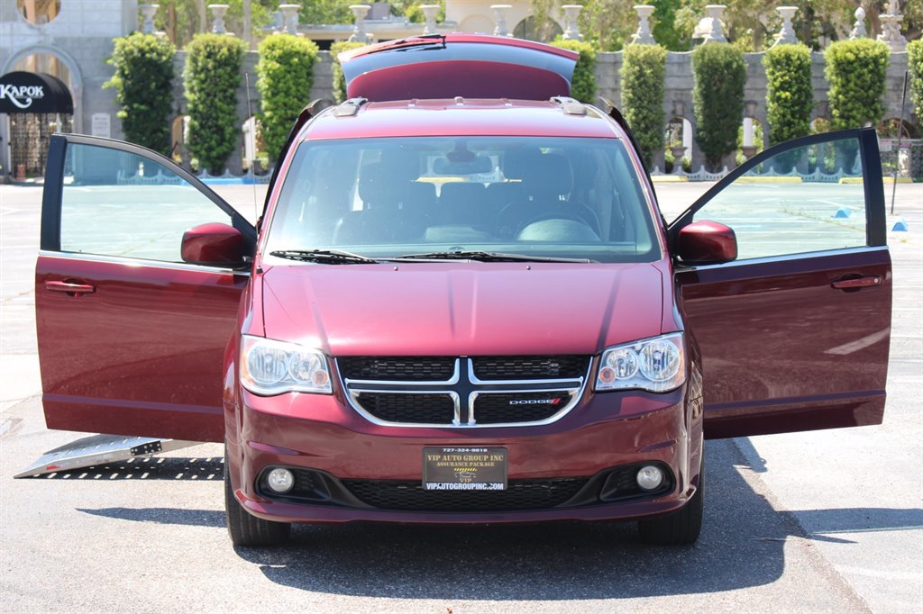 2019 Dodge Grand Caravan - $32,995