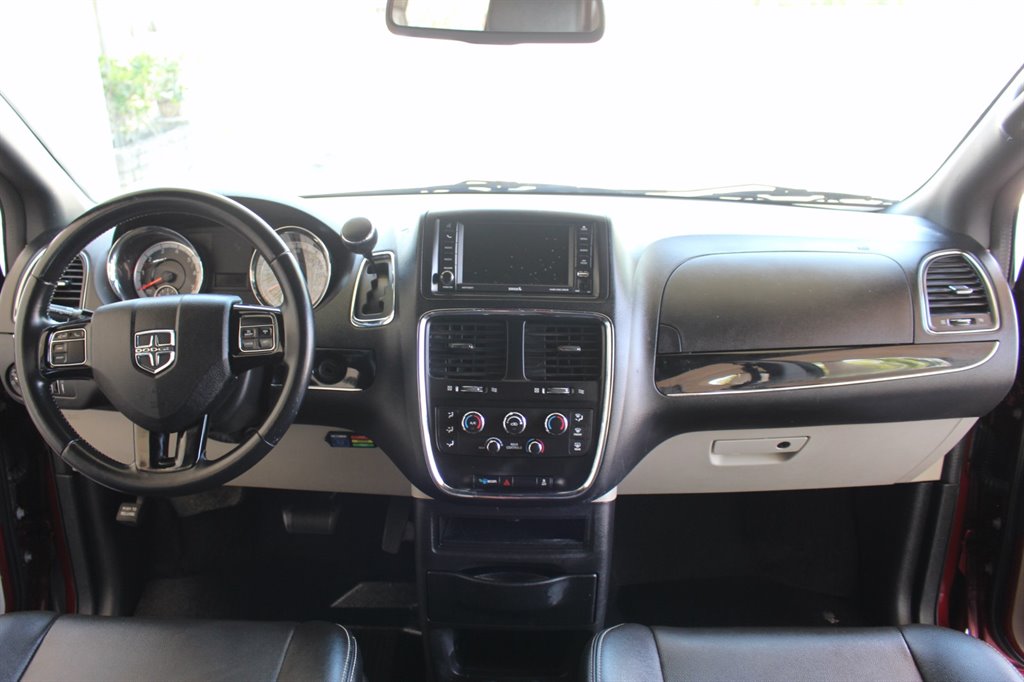 2019 Dodge Grand Caravan - $32,995