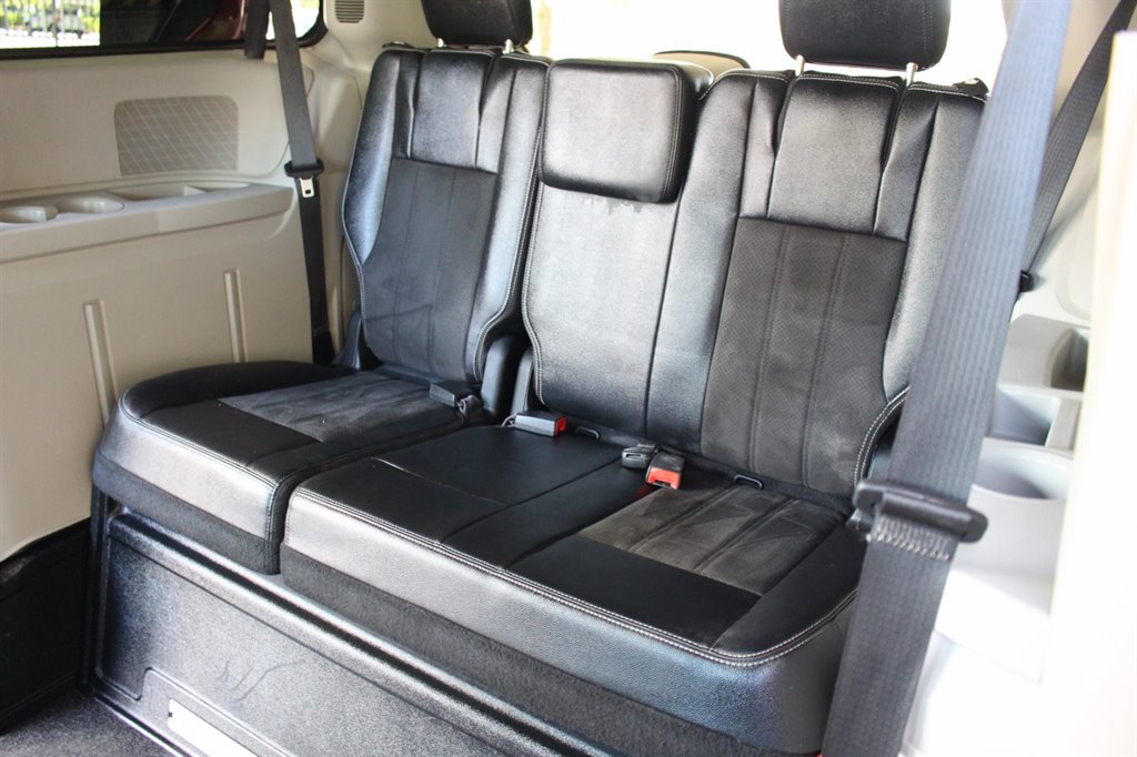 2019 Dodge Grand Caravan - $32,995