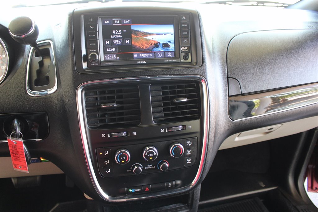 2019 Dodge Grand Caravan - $32,995