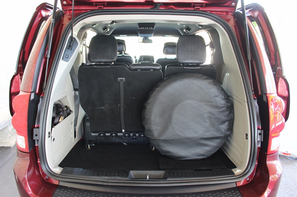 2019 Dodge Grand Caravan - $32,995