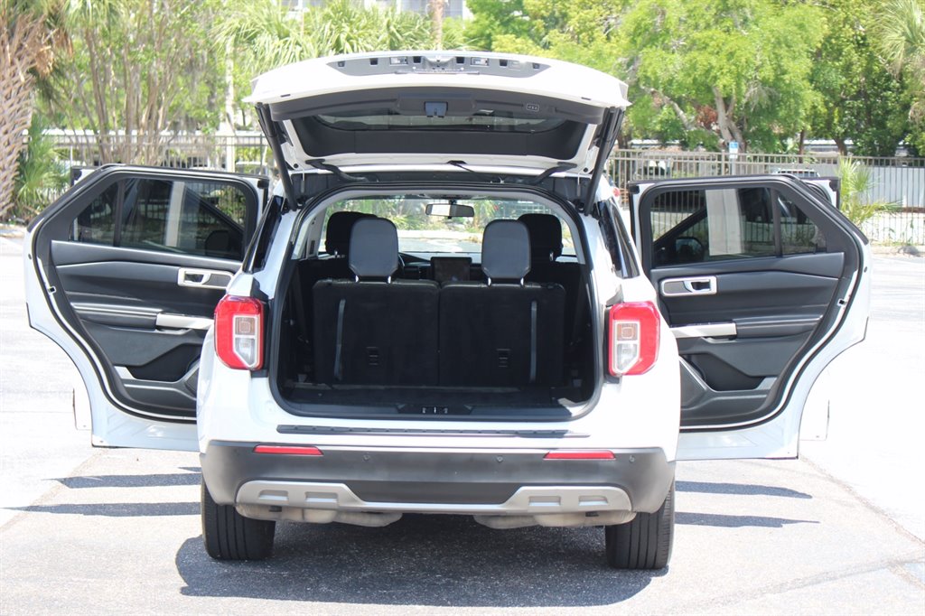 2020 Ford Explorer XLT photo