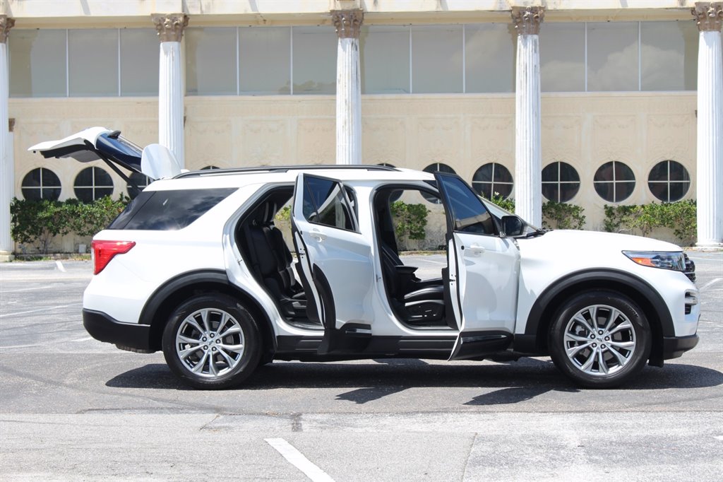 2020 Ford Explorer XLT photo