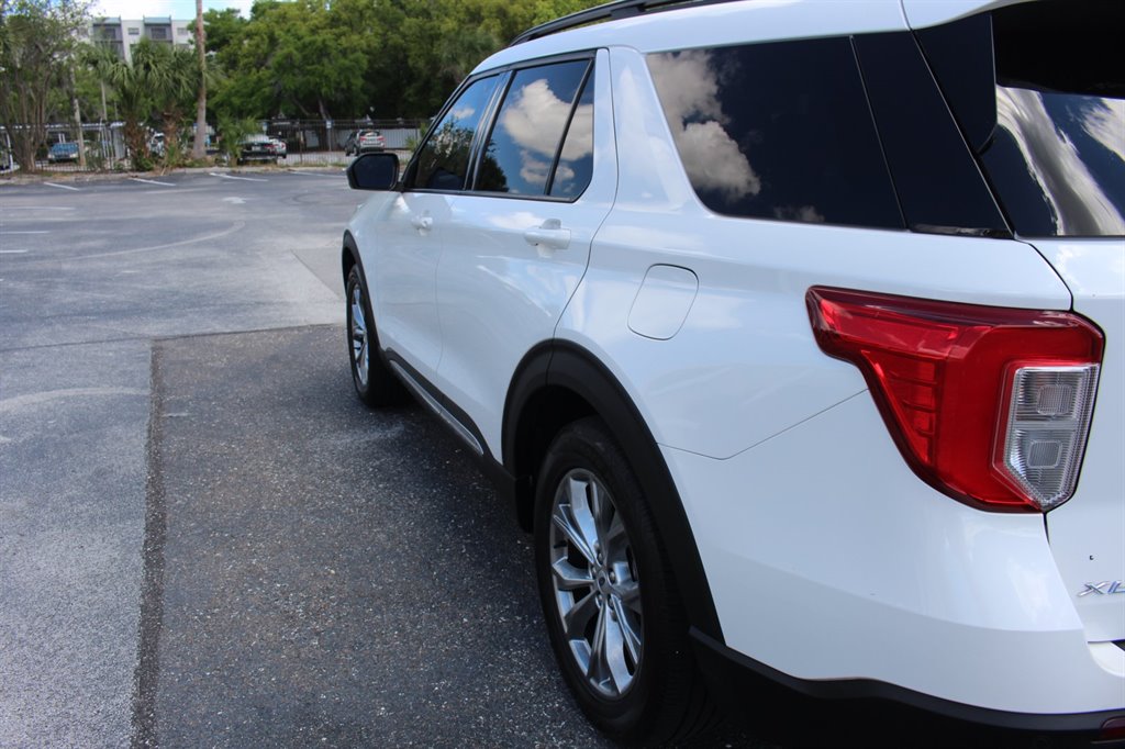 2020 Ford Explorer XLT photo