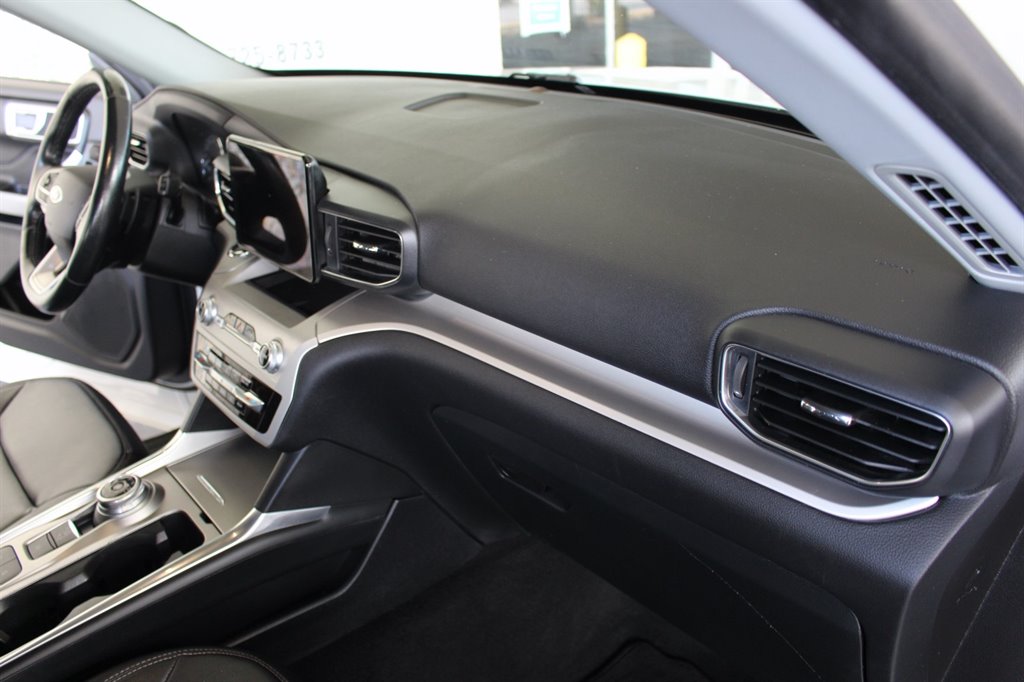 2020 Ford Explorer XLT photo