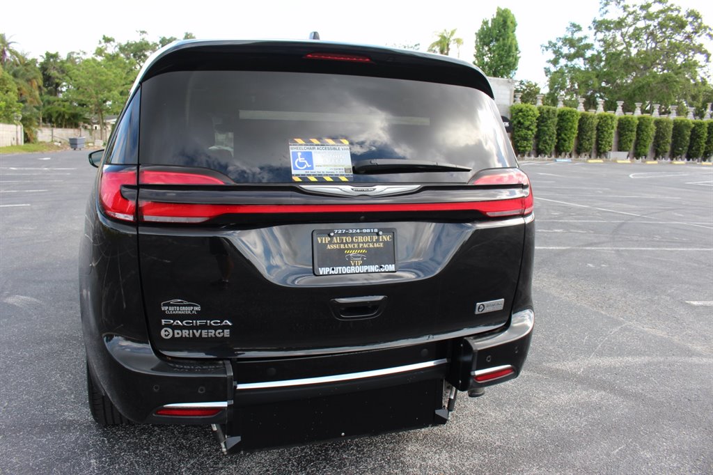 2022 Chrysler Pacifica - $32,995