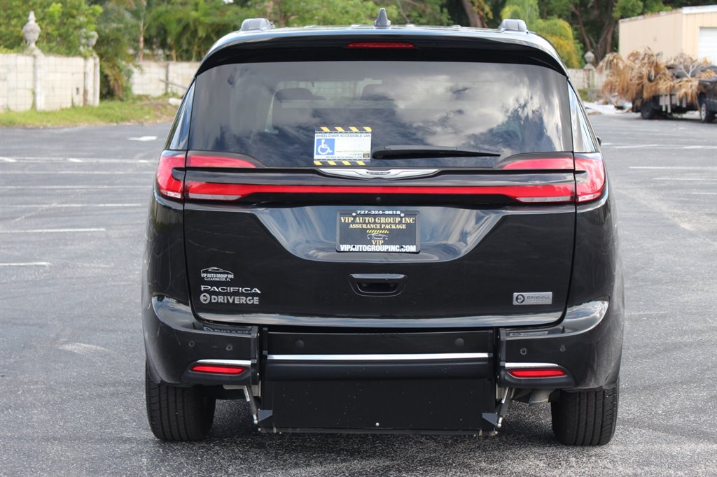 2022 Chrysler Pacifica - $32,995