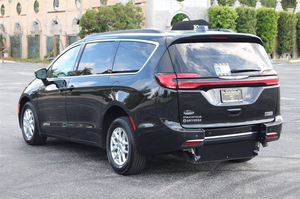2022 Chrysler Pacifica - $32,995