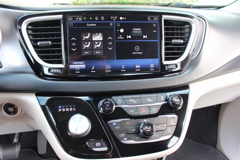 2022 Chrysler Pacifica - $32,995