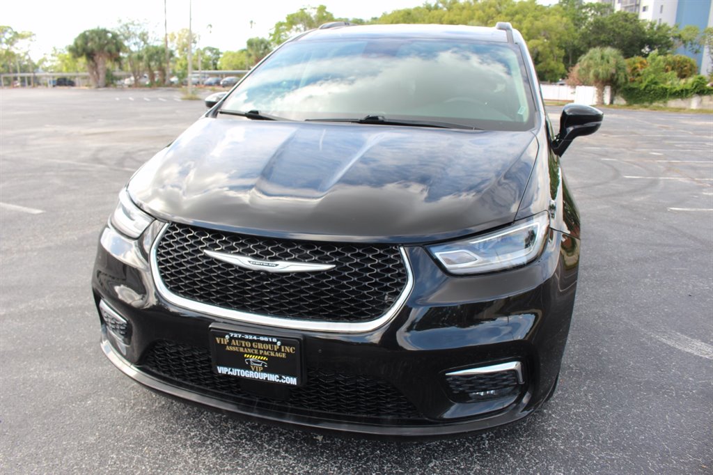 2022 Chrysler Pacifica - $32,995