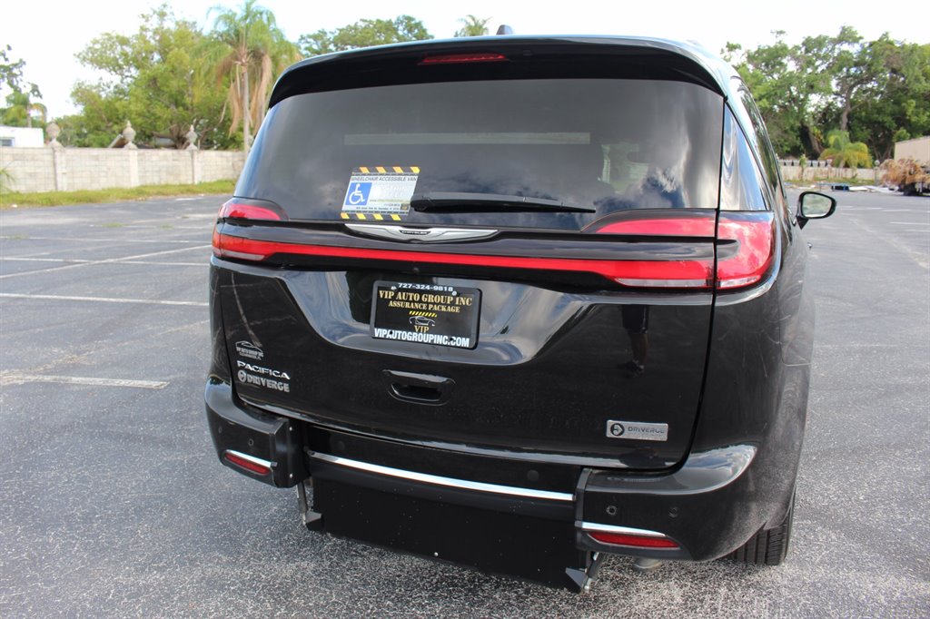 2022 Chrysler Pacifica - $32,995