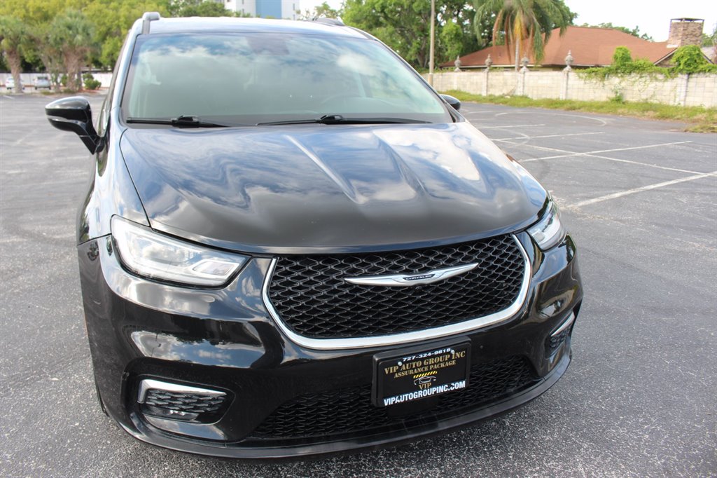 2022 Chrysler Pacifica - $32,995