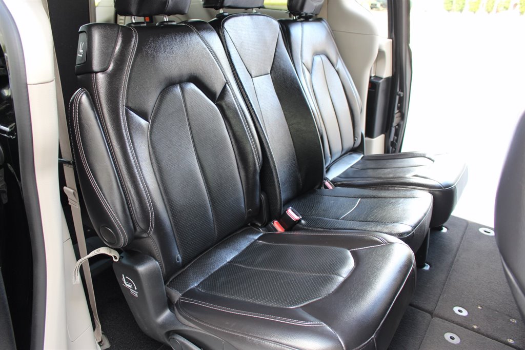2022 Chrysler Pacifica - $32,995