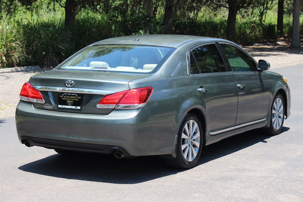 2011 Toyota Avalon Limited photo