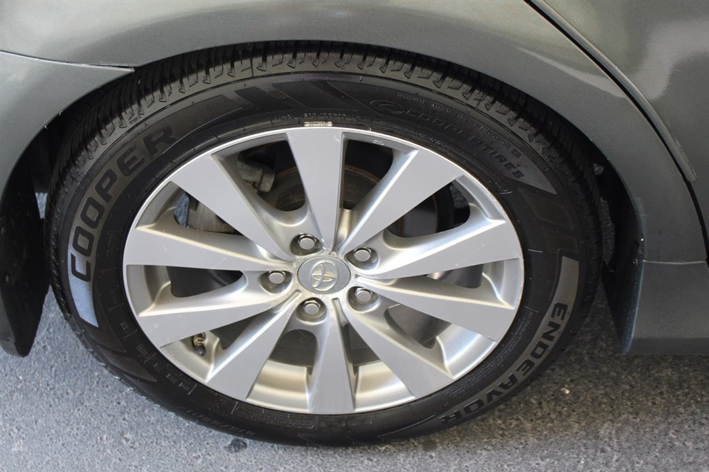 2011 Toyota Avalon Limited photo