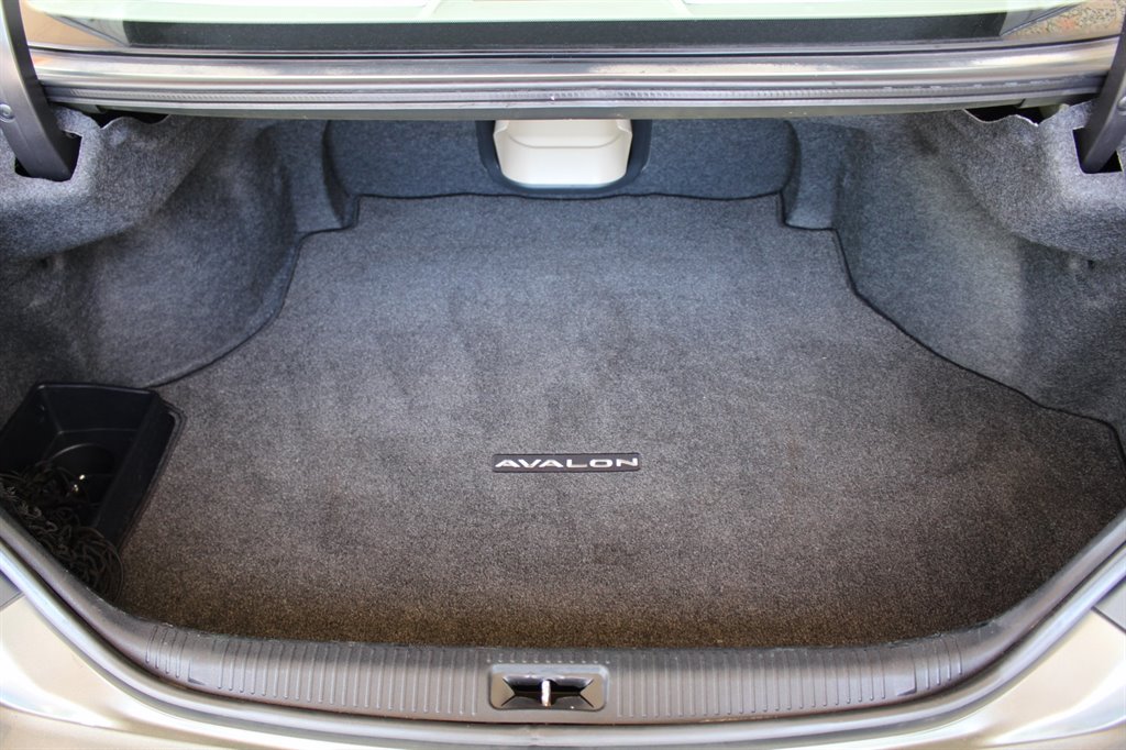 2011 Toyota Avalon Limited photo
