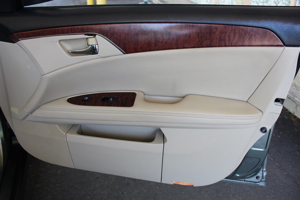 2011 Toyota Avalon Limited photo