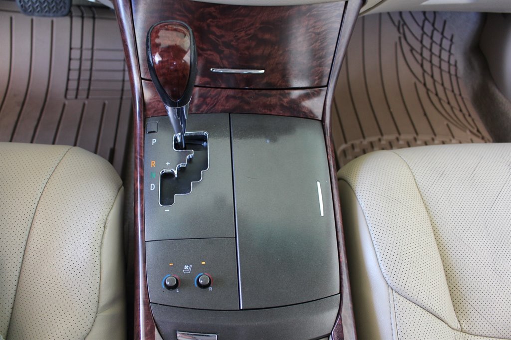 2011 Toyota Avalon Limited photo