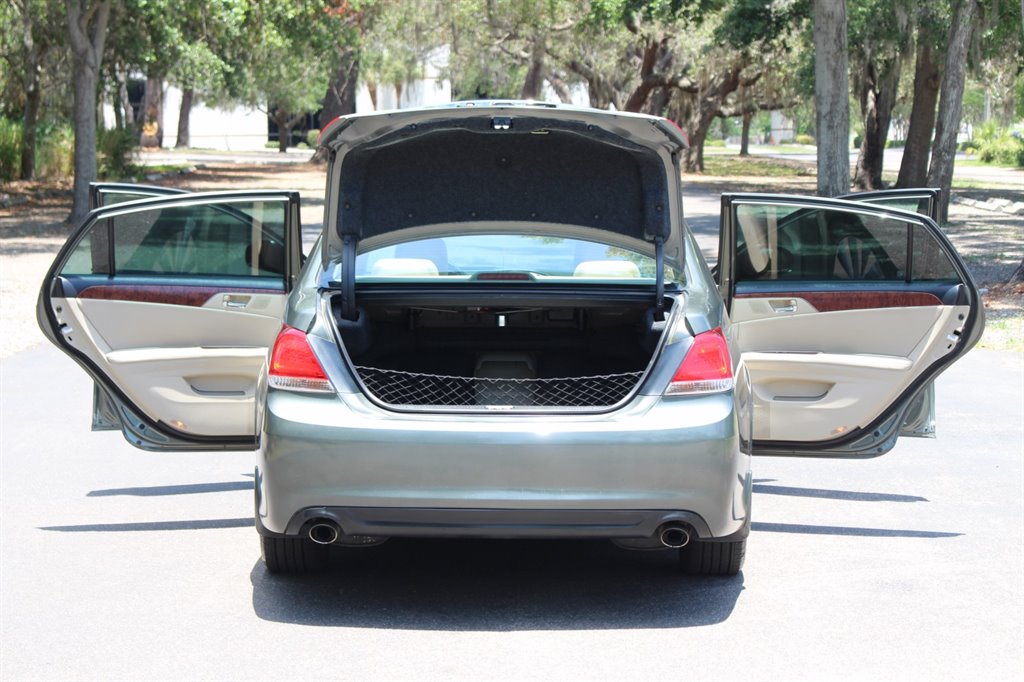 2011 Toyota Avalon Limited photo