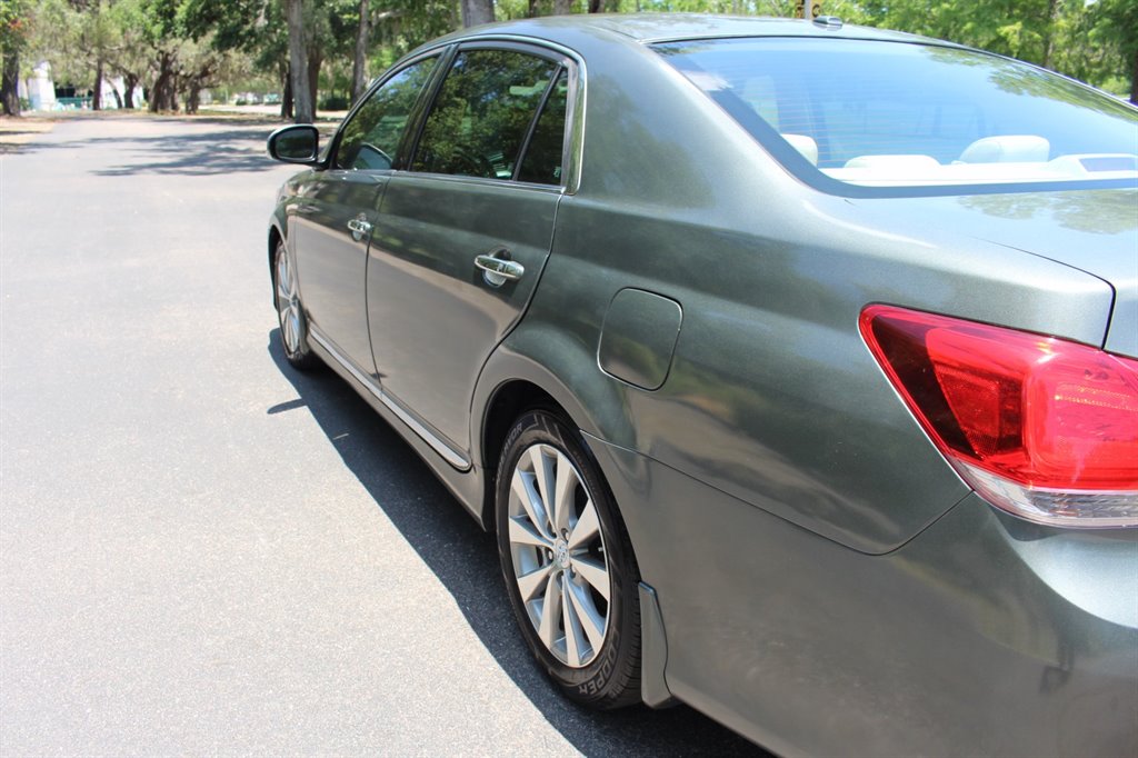2011 Toyota Avalon Limited photo