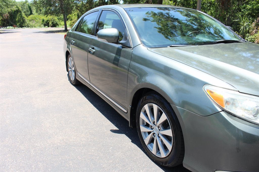 2011 Toyota Avalon Limited photo