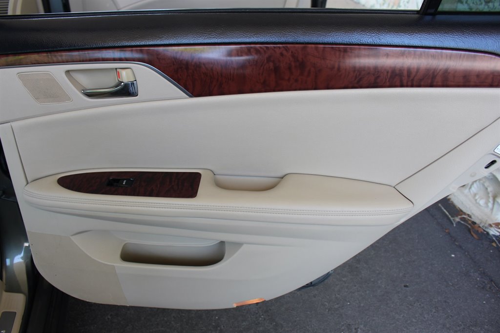 2011 Toyota Avalon Limited photo