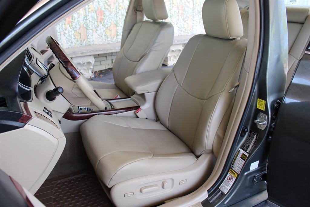 2011 Toyota Avalon Limited photo