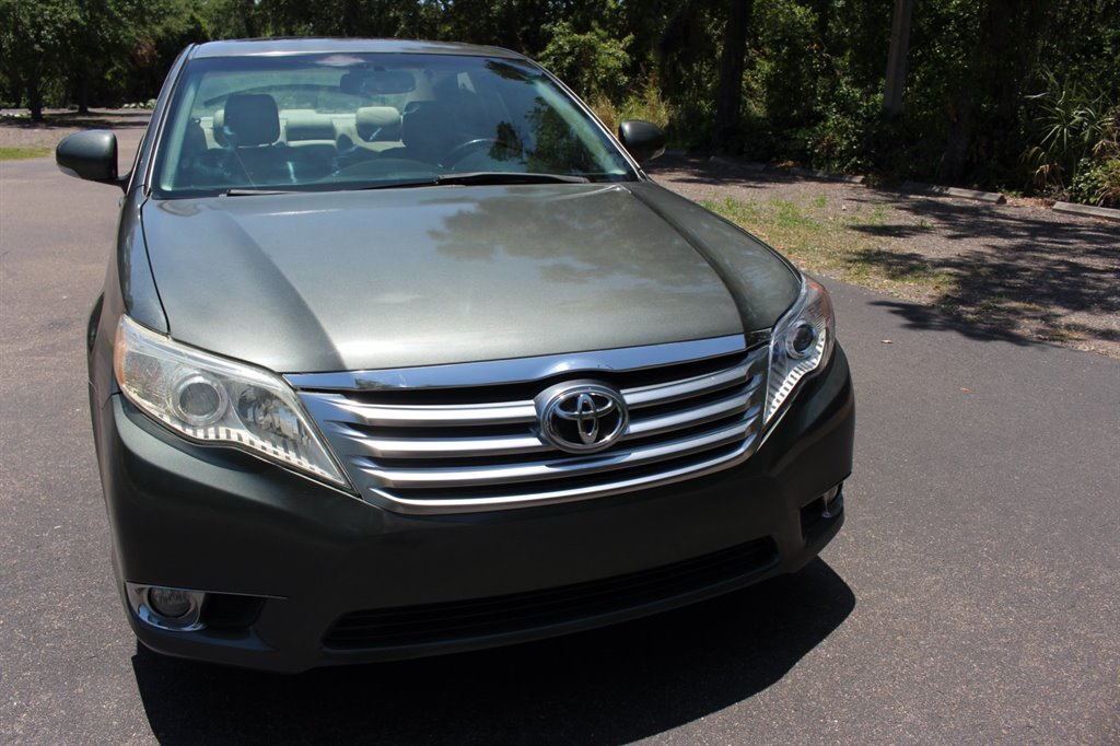2011 Toyota Avalon Limited photo