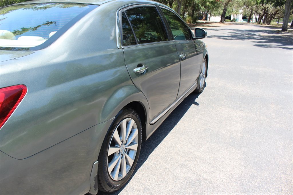 2011 Toyota Avalon Limited photo