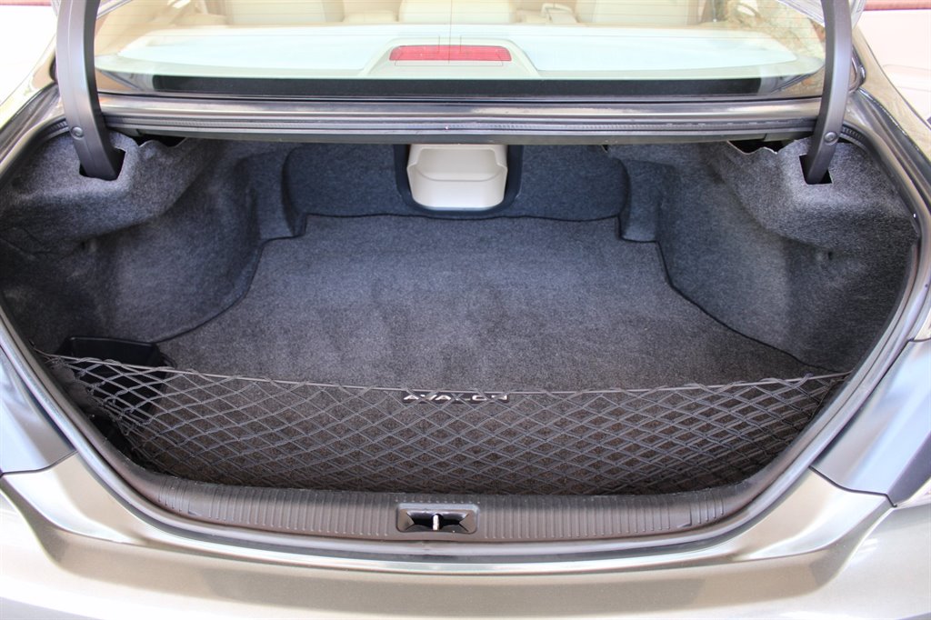 2011 Toyota Avalon Limited photo