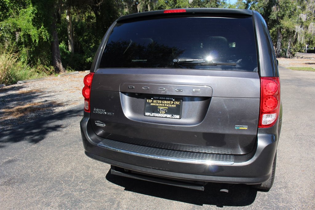 2017 Dodge Grand Caravan - $22,995